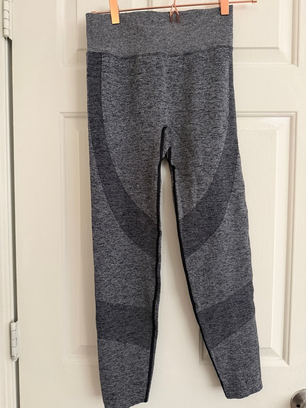 PINK Victoria's Secret Girls' Gray Seamless Athletic Leggings